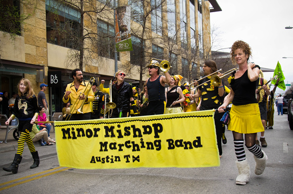HonkTX 2011: Street Parade (Minor Mishap Marching Band)