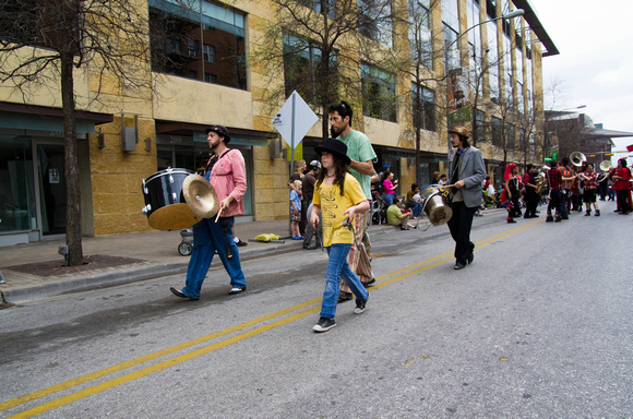 HonkTX 2011: Street Parade (The Garbage Can Band)